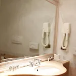 佩斯埃尔维缇亚酒店